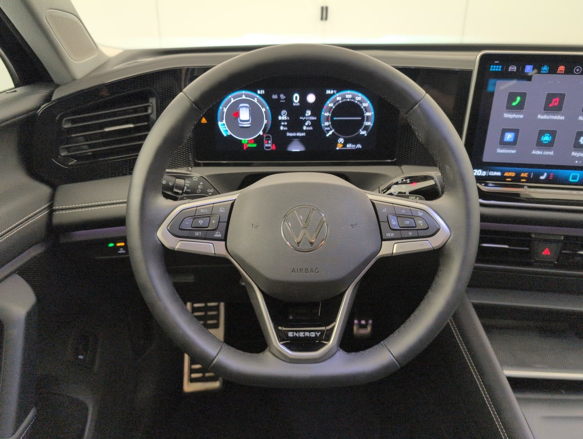 Volkswagen Tiguan - Image 14