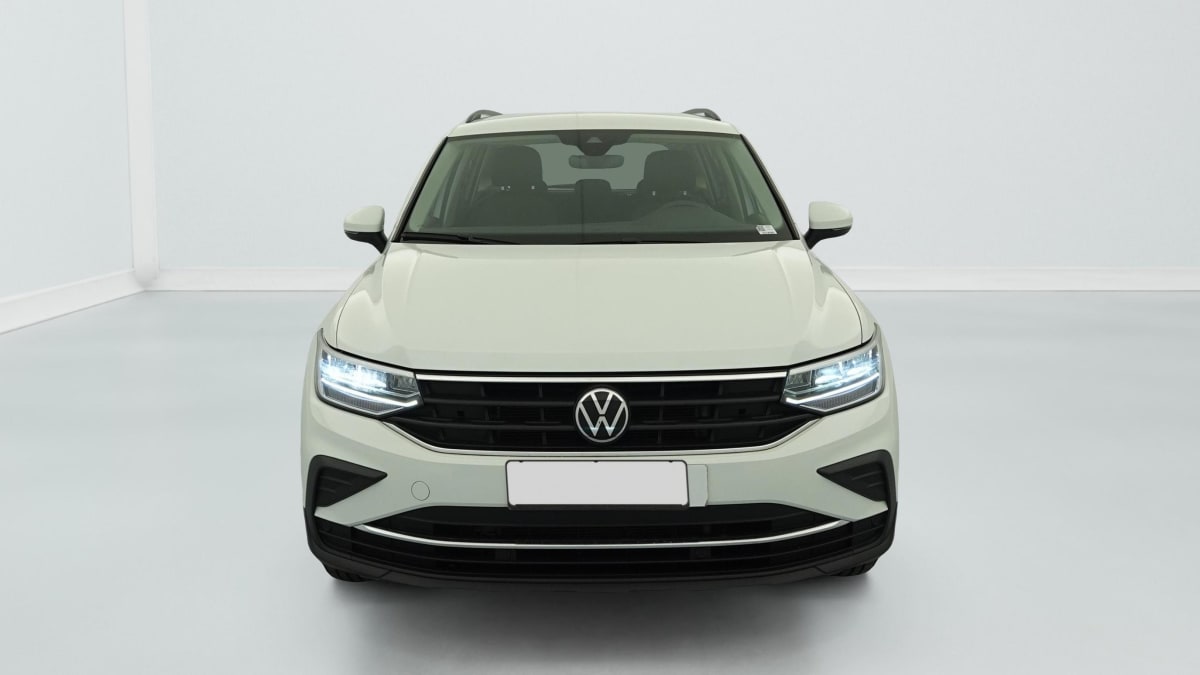 Volkswagen Tiguan - Image 2