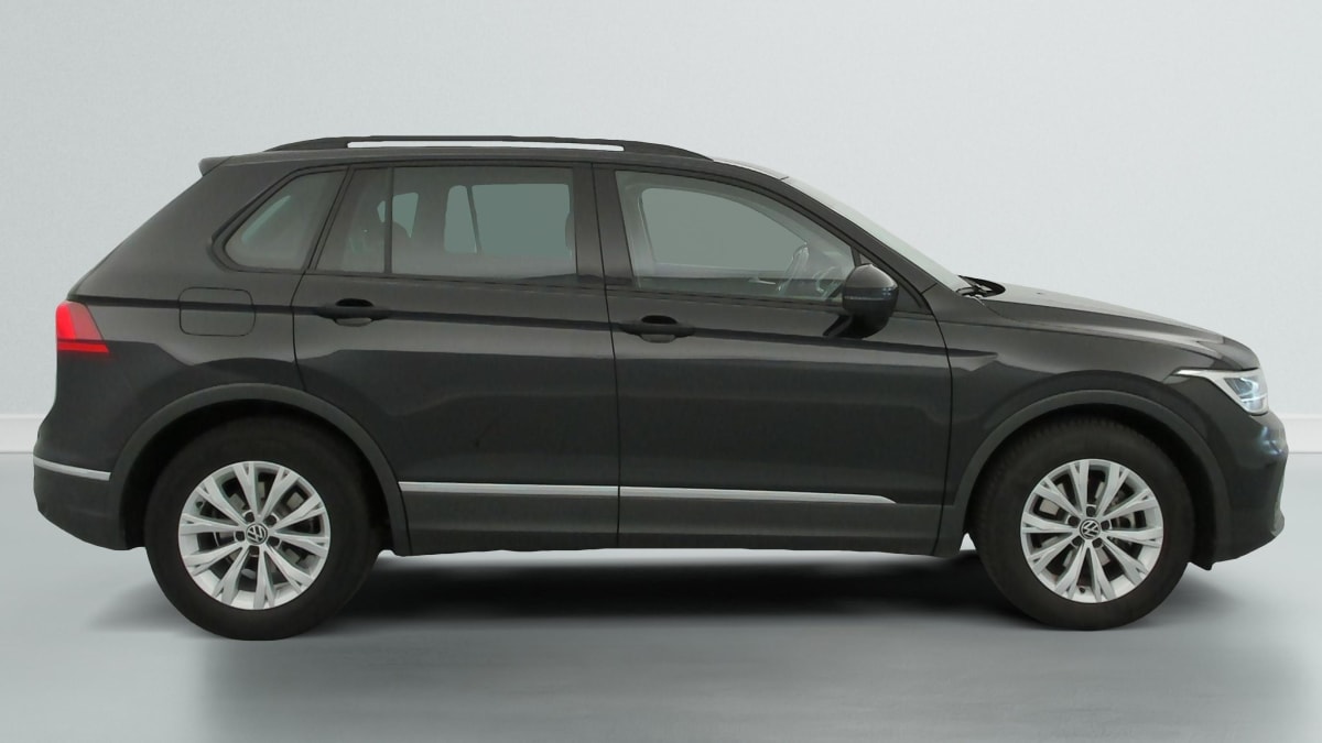 Volkswagen Tiguan - Image 8