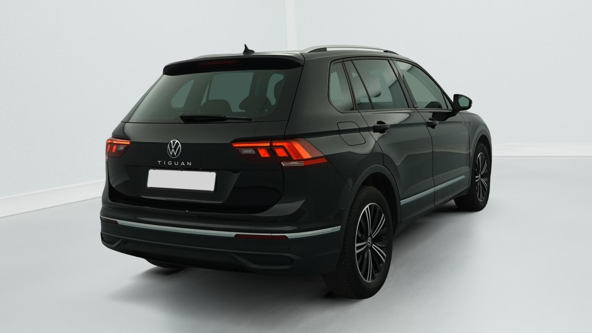 Volkswagen Tiguan - Image 7
