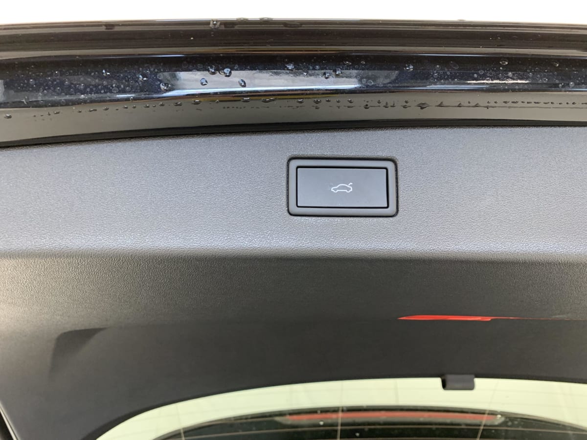 Volkswagen Tiguan - Image 13