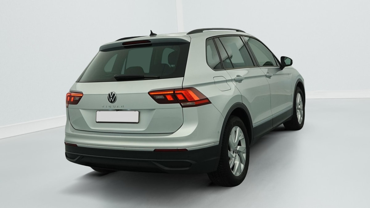 Volkswagen Tiguan - Image 7