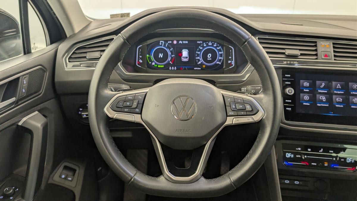 Volkswagen Tiguan - Image 14