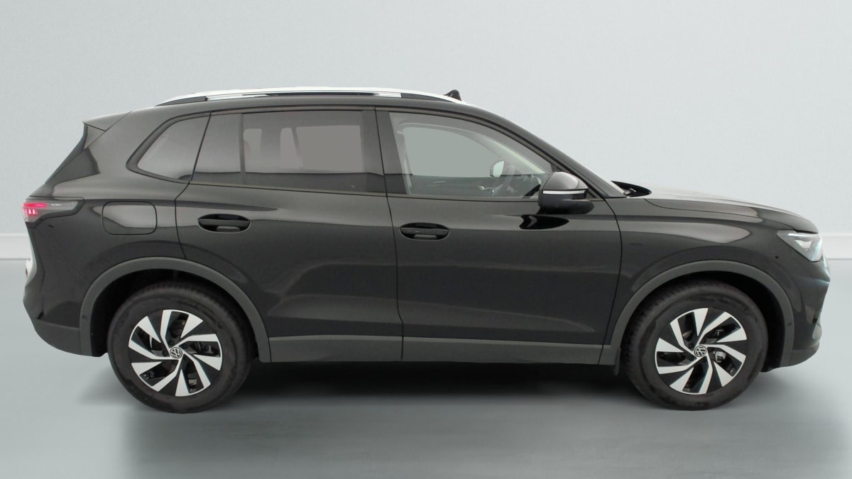 Volkswagen Tiguan - Image 8