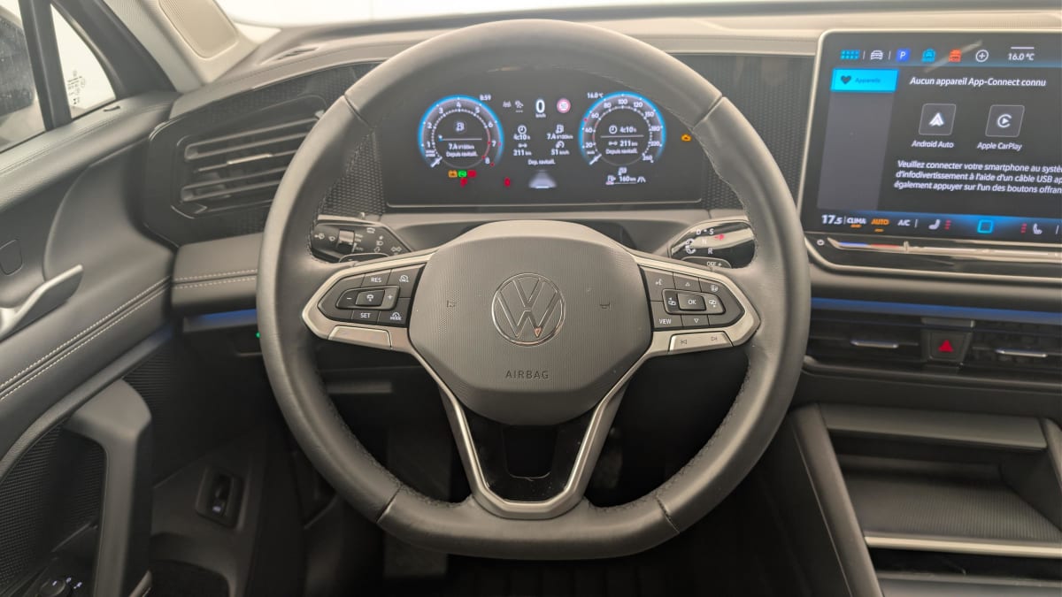Volkswagen Tiguan - Image 14