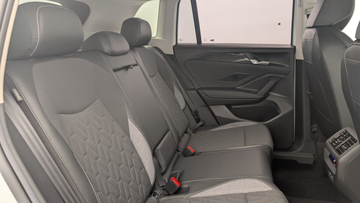 Volkswagen Tiguan - Image 10