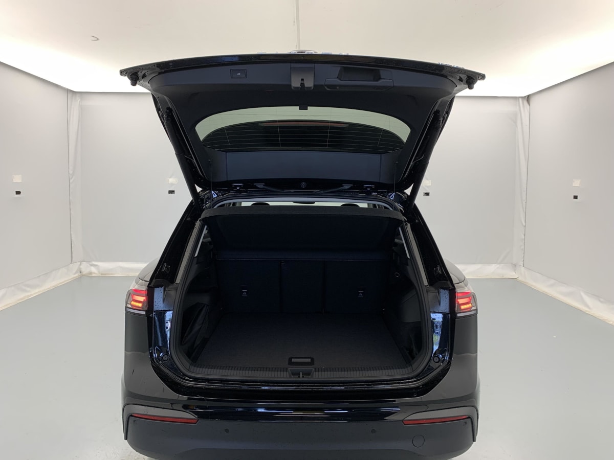 Volkswagen Tiguan - Image 12