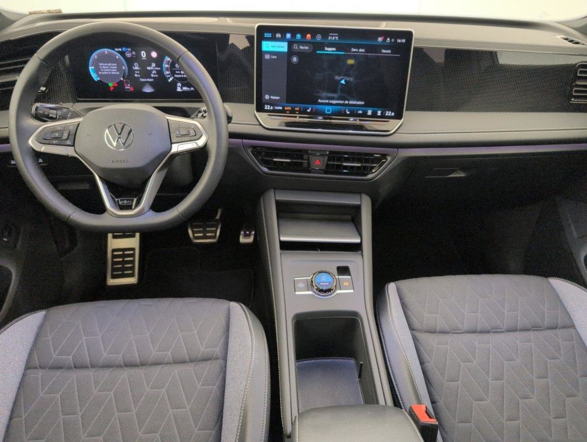 Volkswagen Tiguan - Image 13