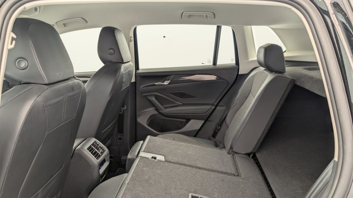 Volkswagen Tiguan - Image 12