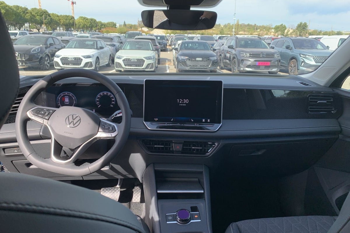 Volkswagen Tiguan - Image 13
