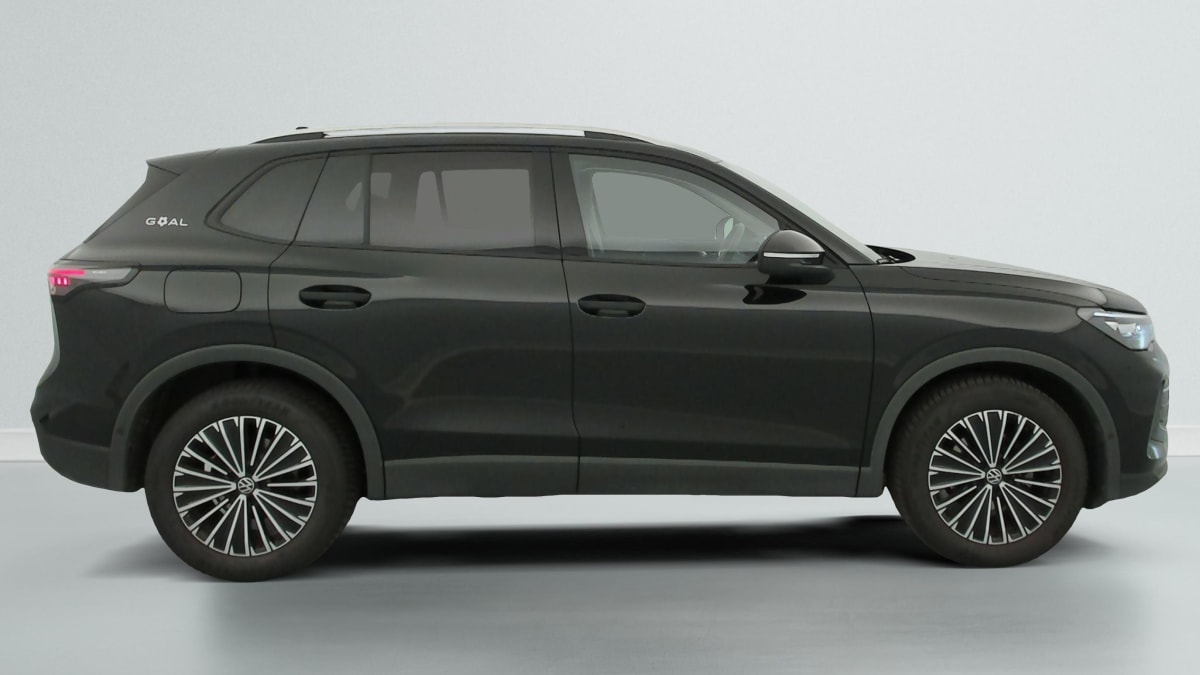 Volkswagen Tiguan - Image 8