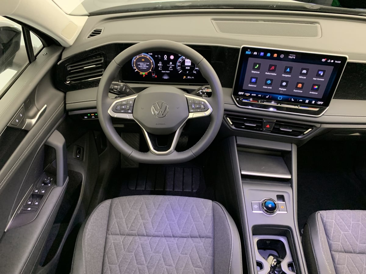 Volkswagen Tiguan - Image 13
