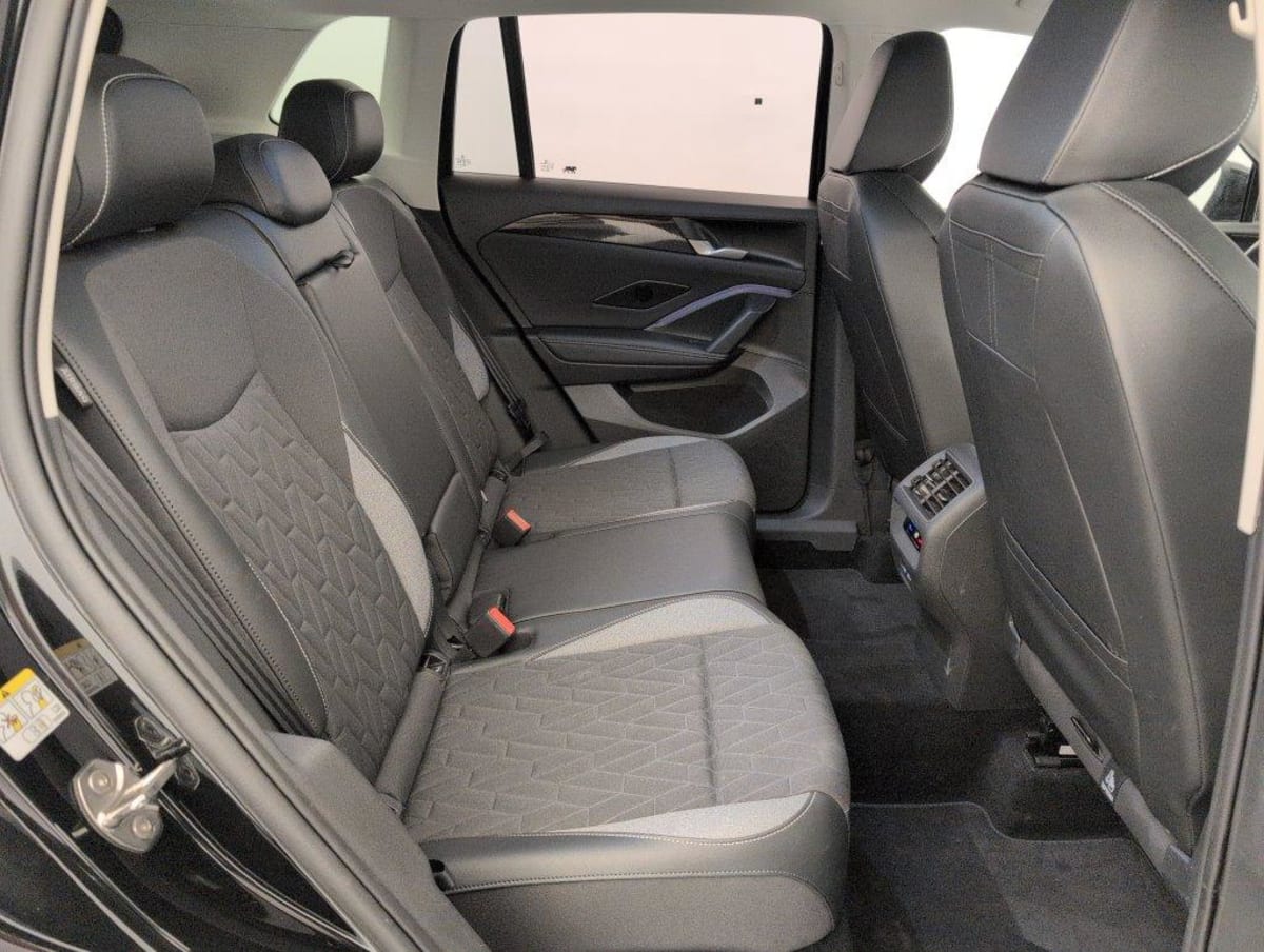 Volkswagen Tiguan - Image 10