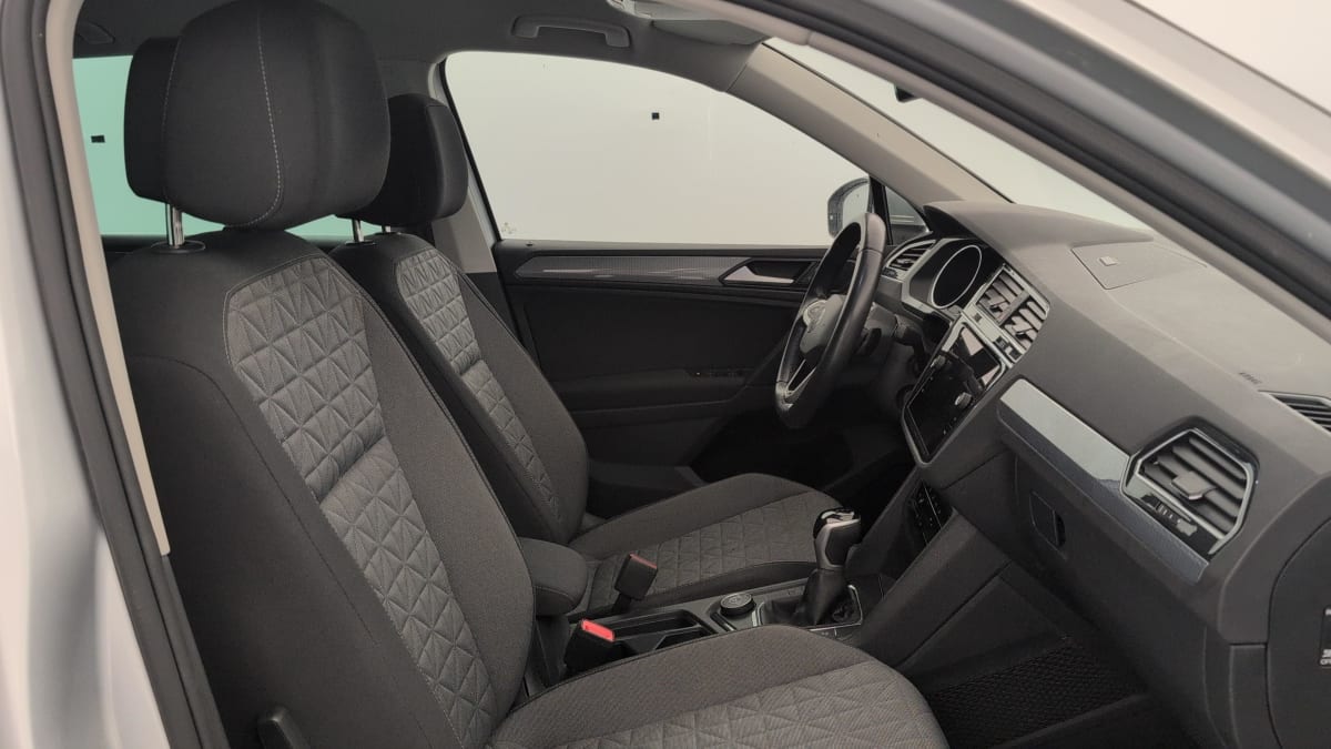 Volkswagen Tiguan - Image 9