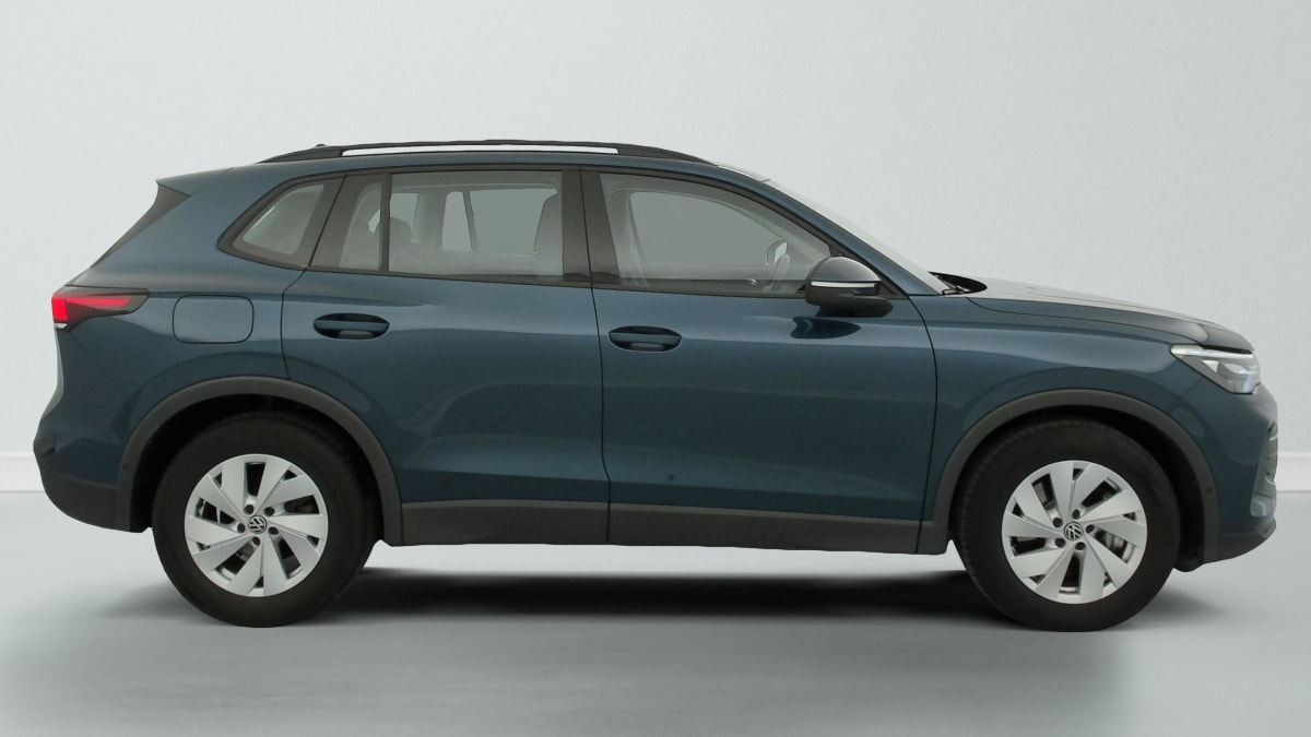 Volkswagen Tiguan - Image 8