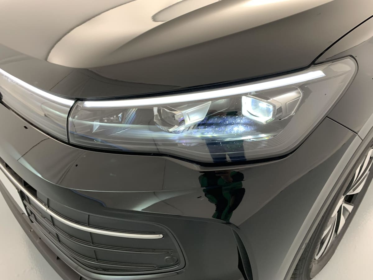 Volkswagen Tiguan - Image 25