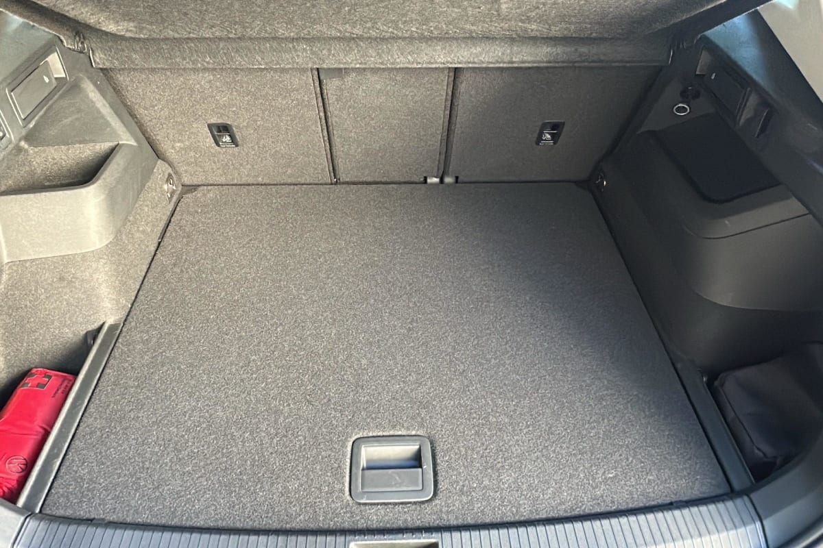 Volkswagen Tiguan - Image 11