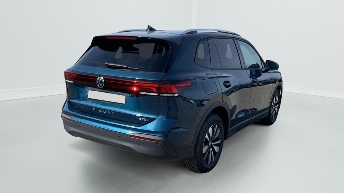 Volkswagen Tiguan - Image 8