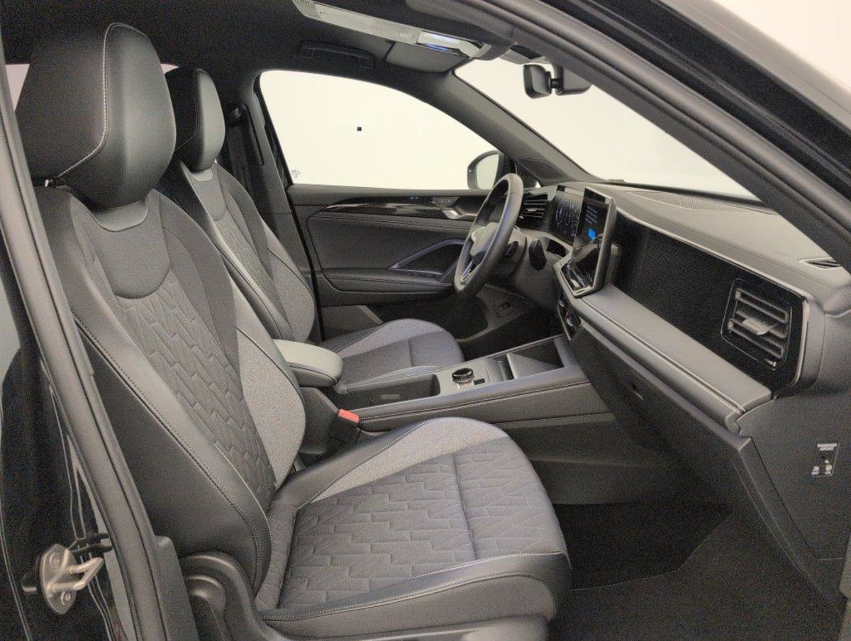 Volkswagen Tiguan - Image 9
