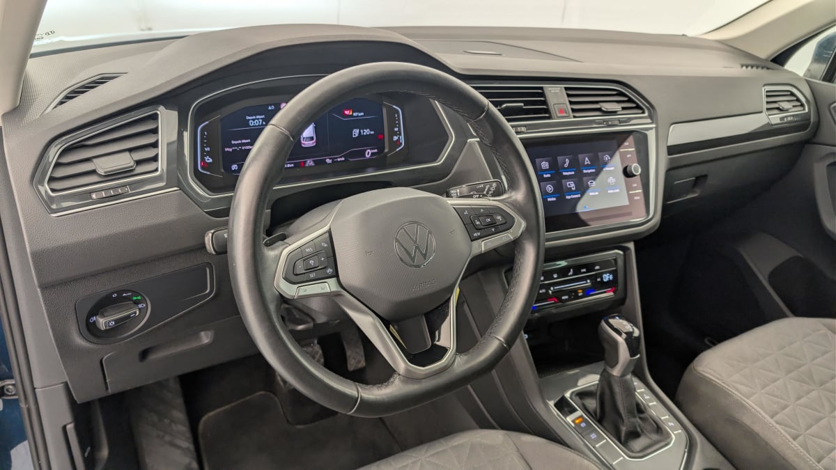 Volkswagen Tiguan - Image 15
