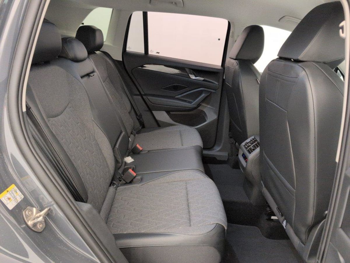 Volkswagen Tiguan - Image 31