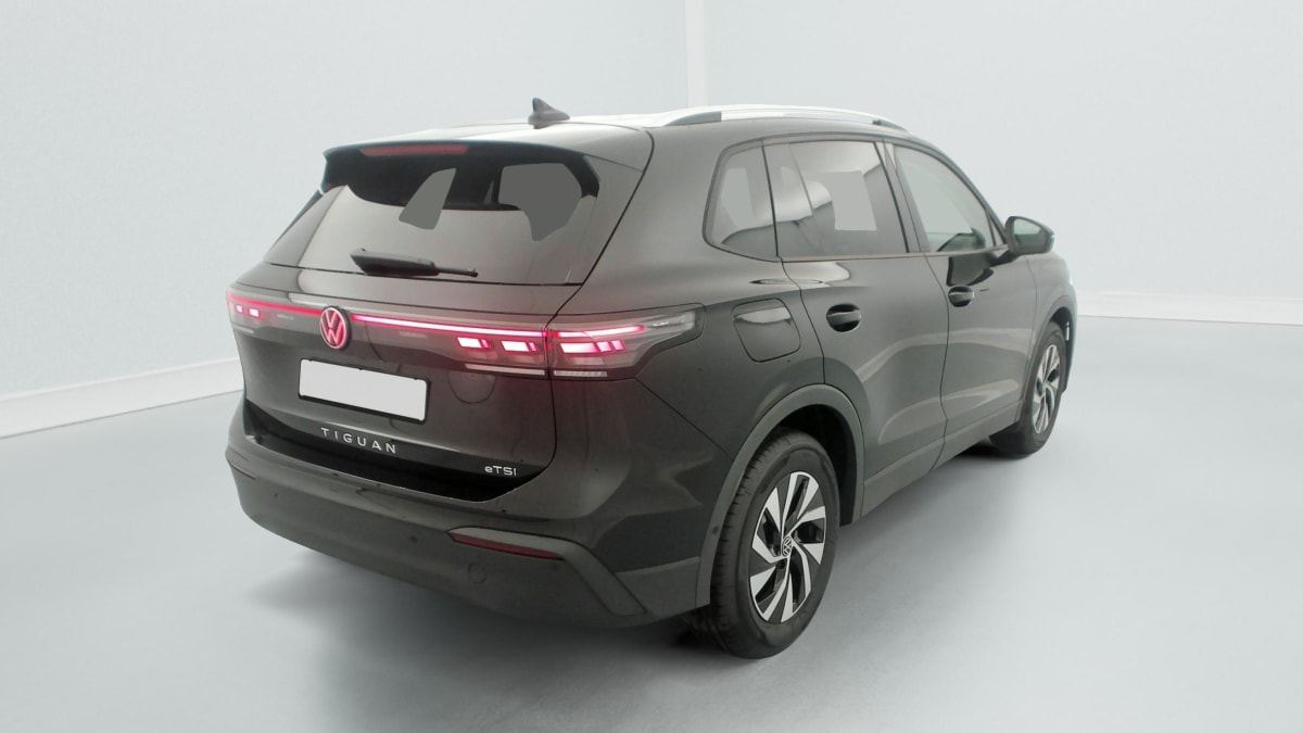 Volkswagen Tiguan - Image 7