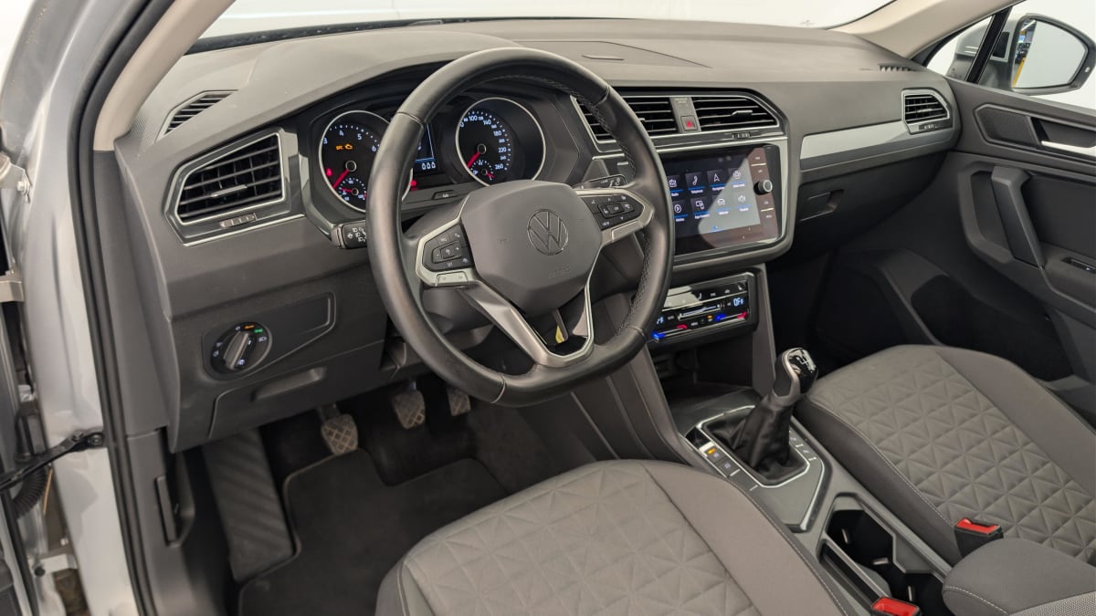 Volkswagen Tiguan - Image 15