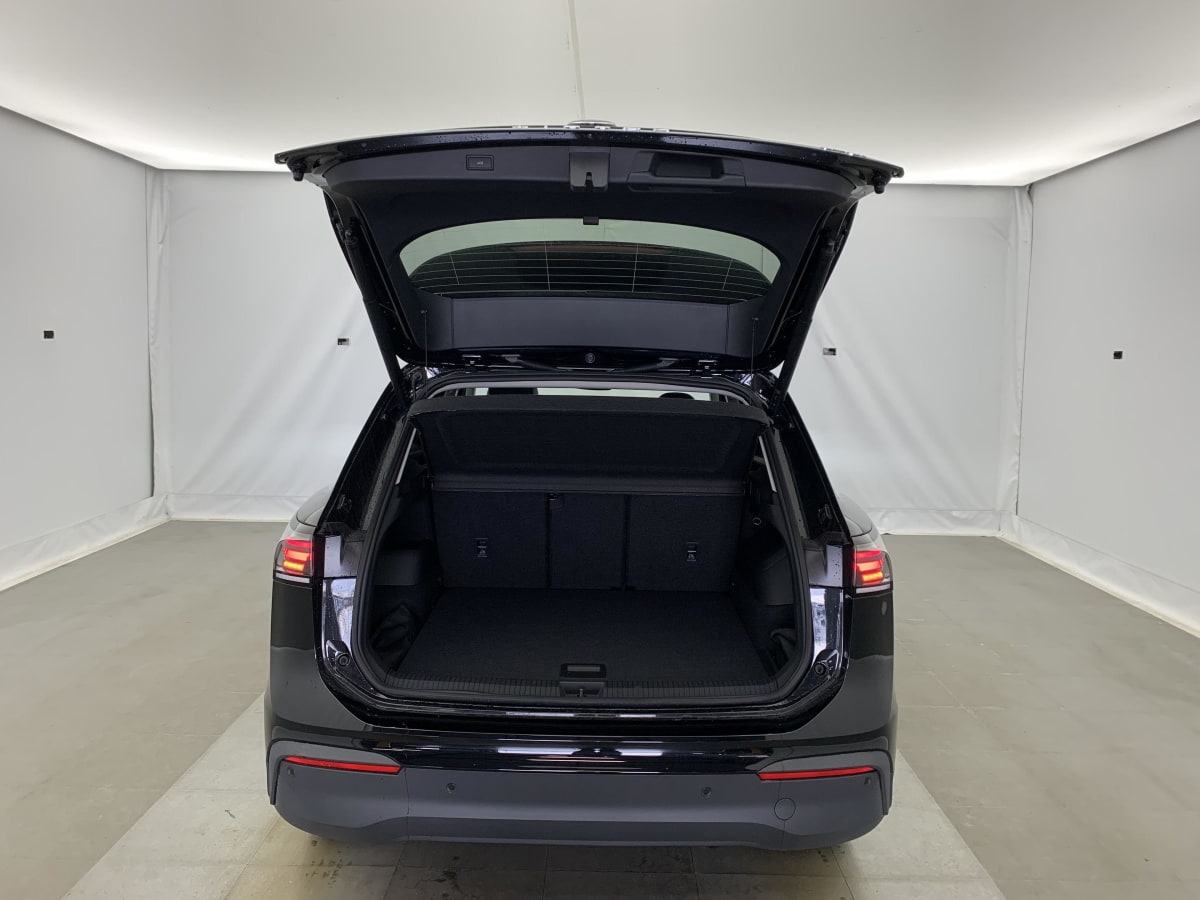 Volkswagen Tiguan - Image 12