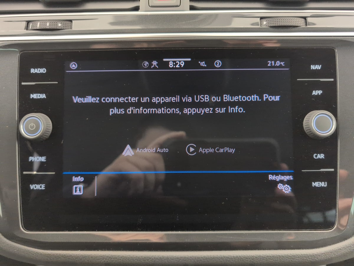 Volkswagen Tiguan - Image 18