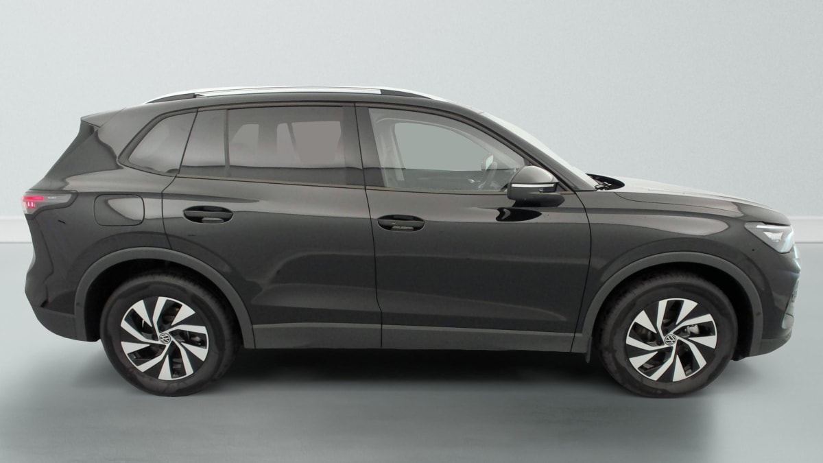 Volkswagen Tiguan - Image 8