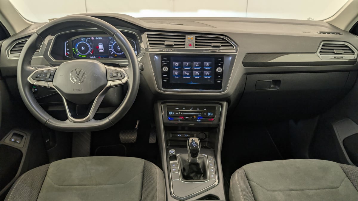 Volkswagen Tiguan - Image 13
