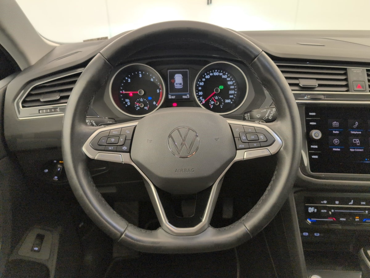 Volkswagen Tiguan - Image 14