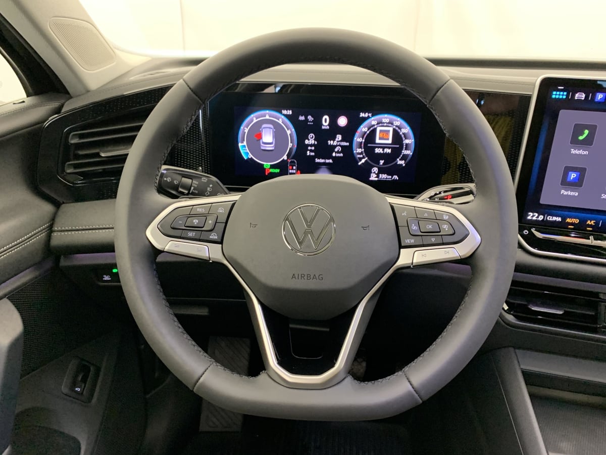 Volkswagen Tiguan - Image 16