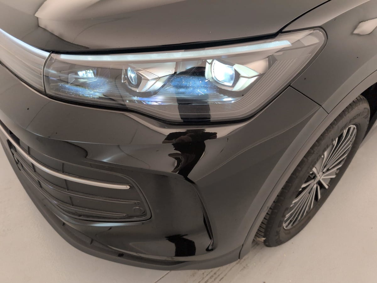 Volkswagen Tiguan - Image 21