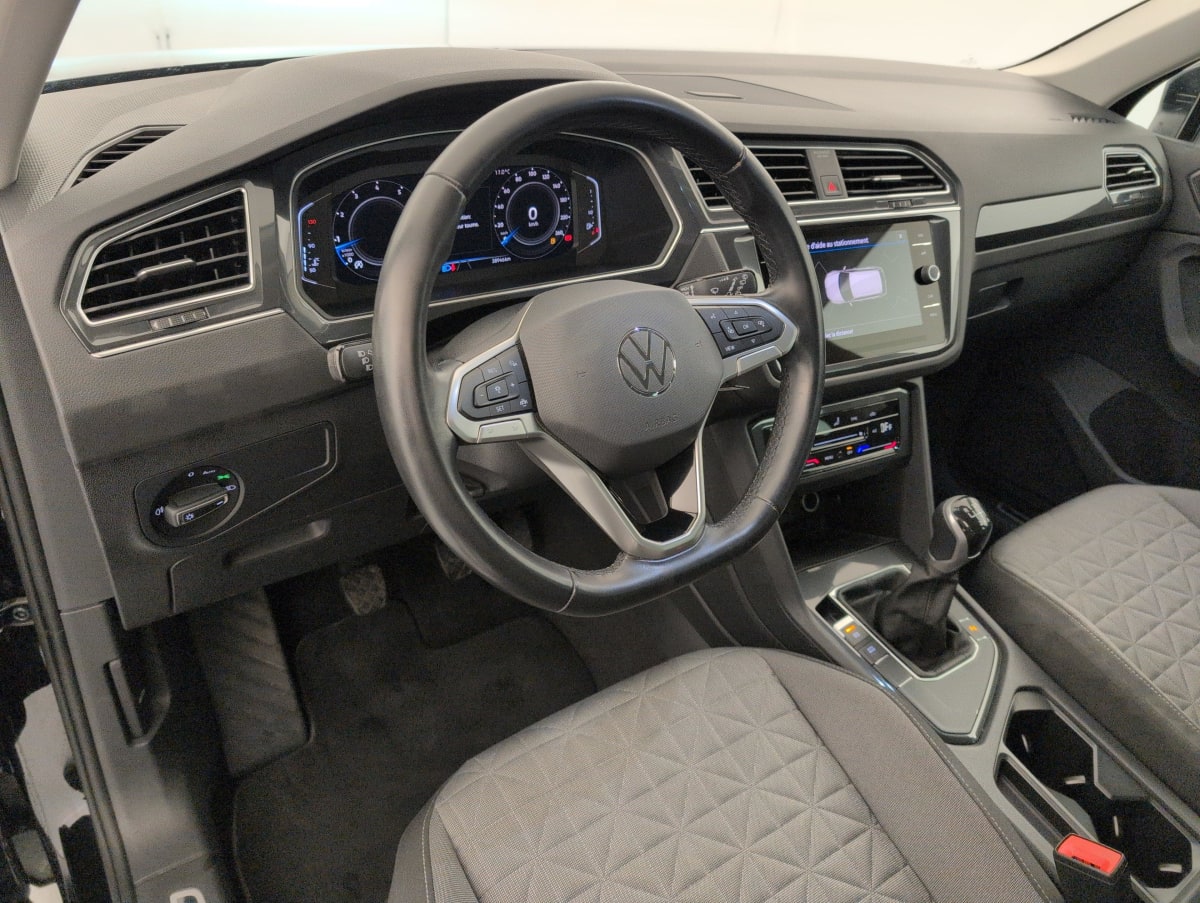 Volkswagen Tiguan - Image 14