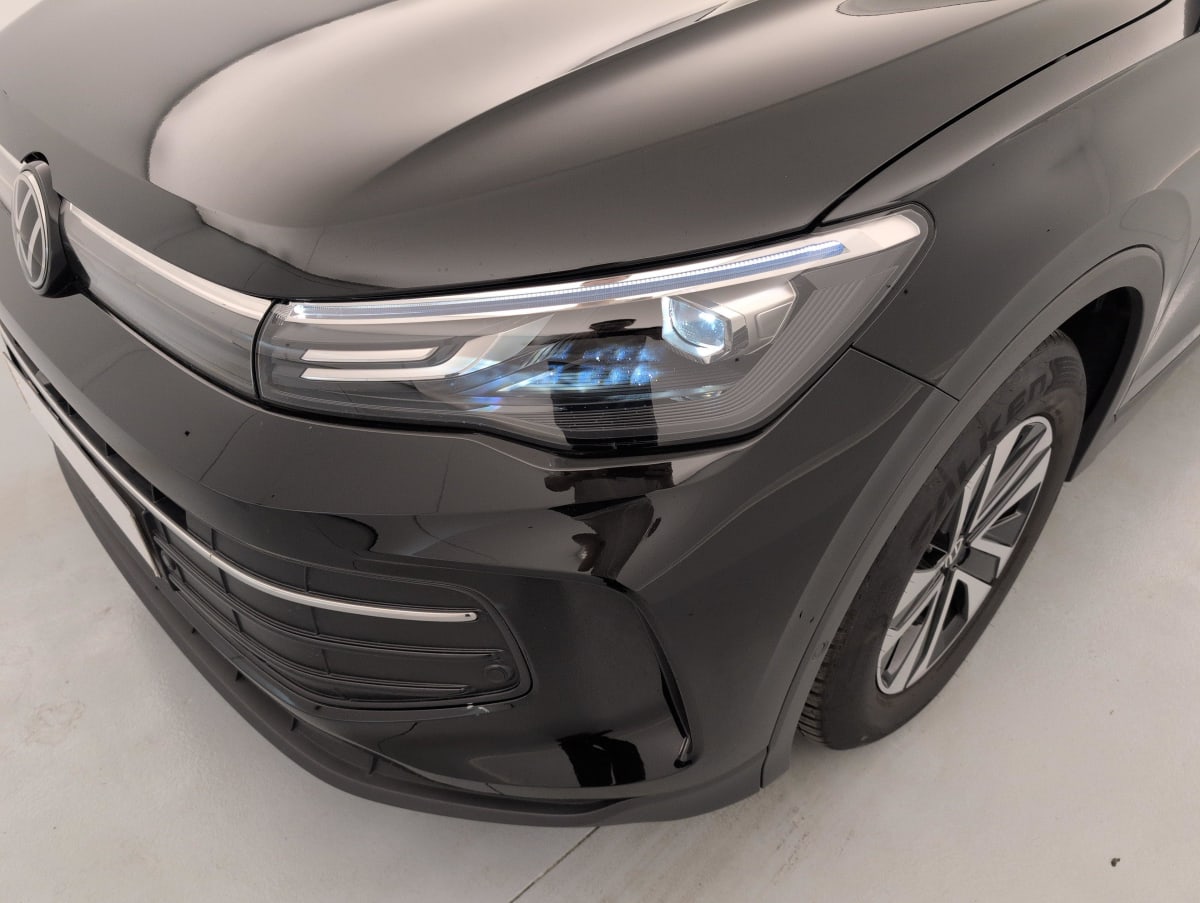 Volkswagen Tiguan - Image 23