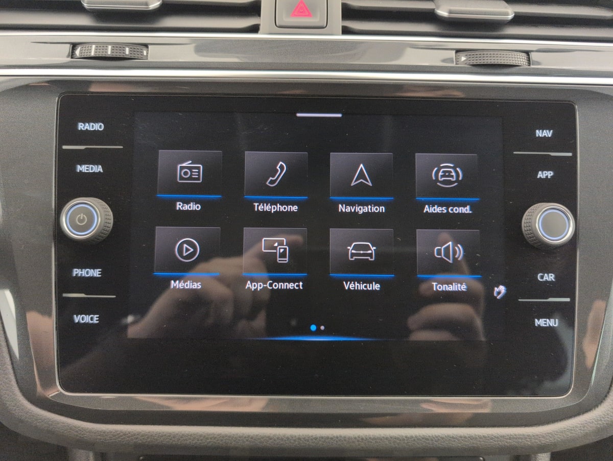 Volkswagen Tiguan - Image 18