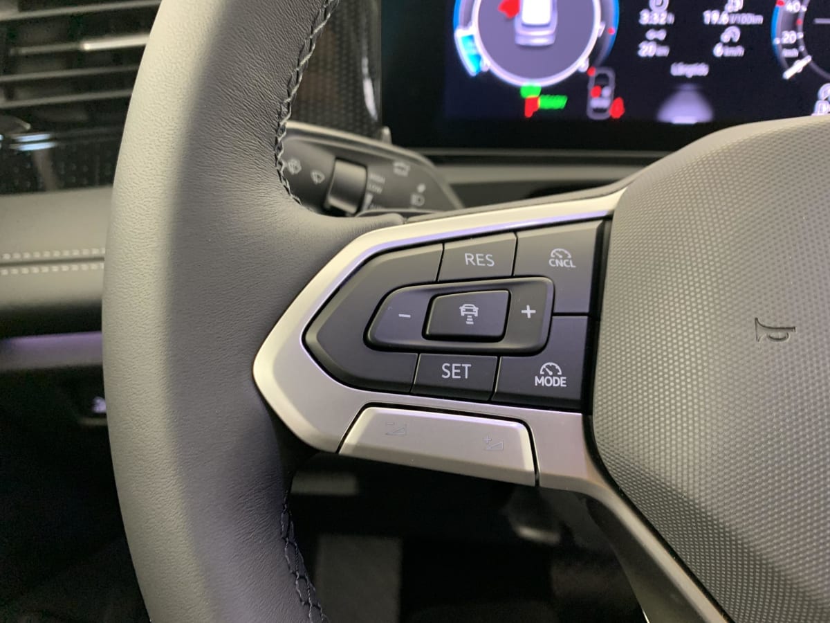 Volkswagen Tiguan - Image 43