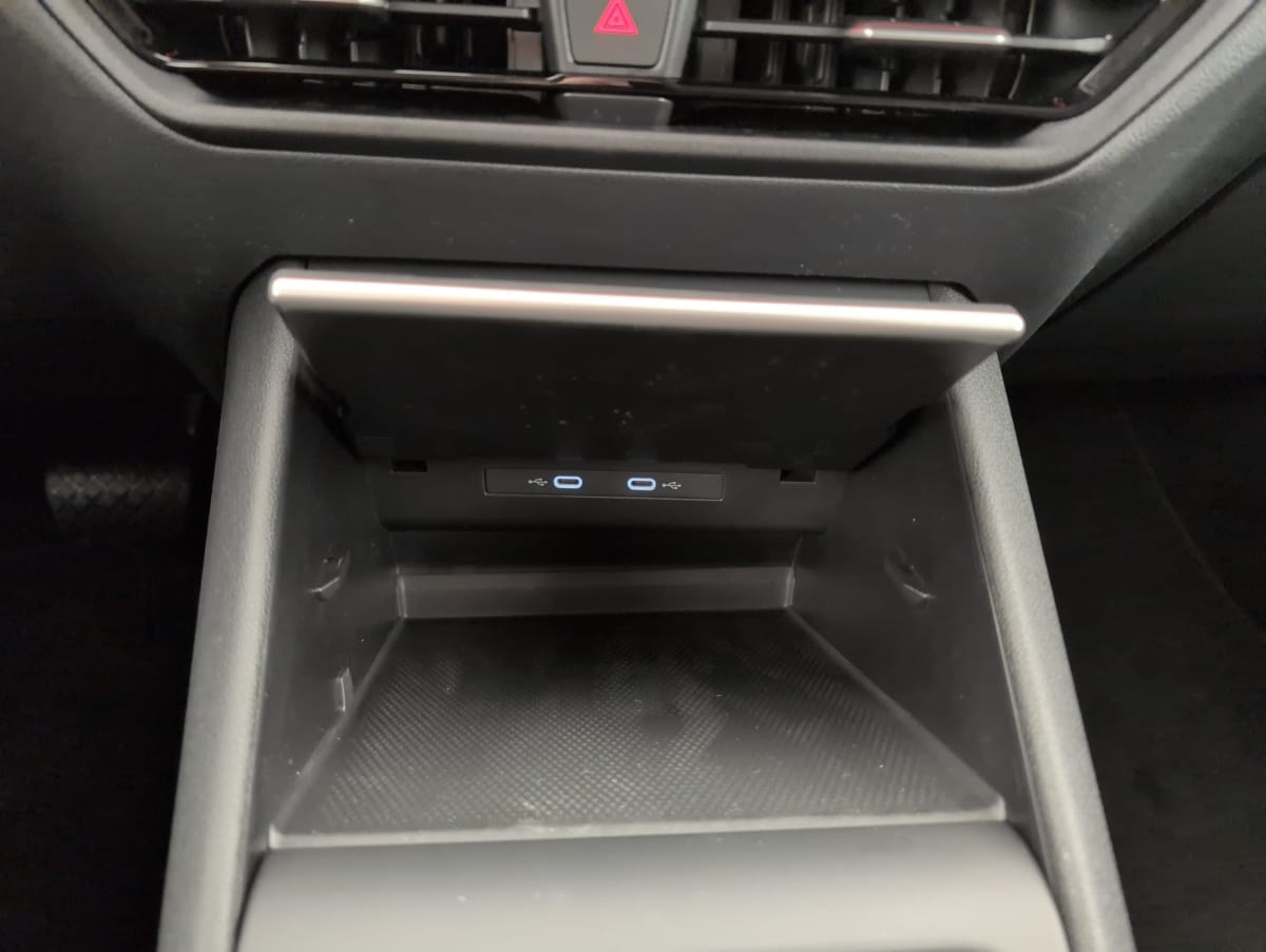 Volkswagen Tiguan - Image 22