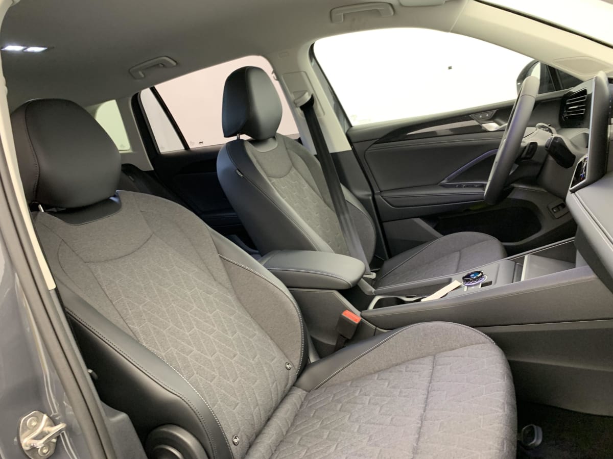 Volkswagen Tiguan - Image 34
