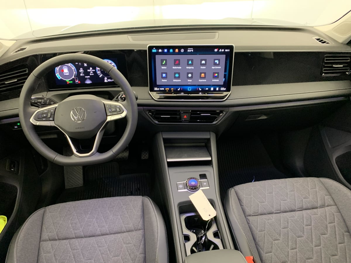 Volkswagen Tiguan - Image 39