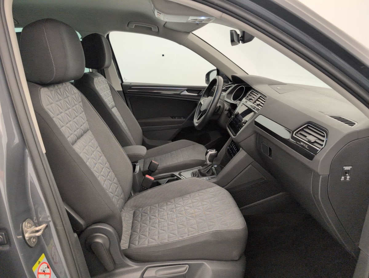 Volkswagen Tiguan - Image 9