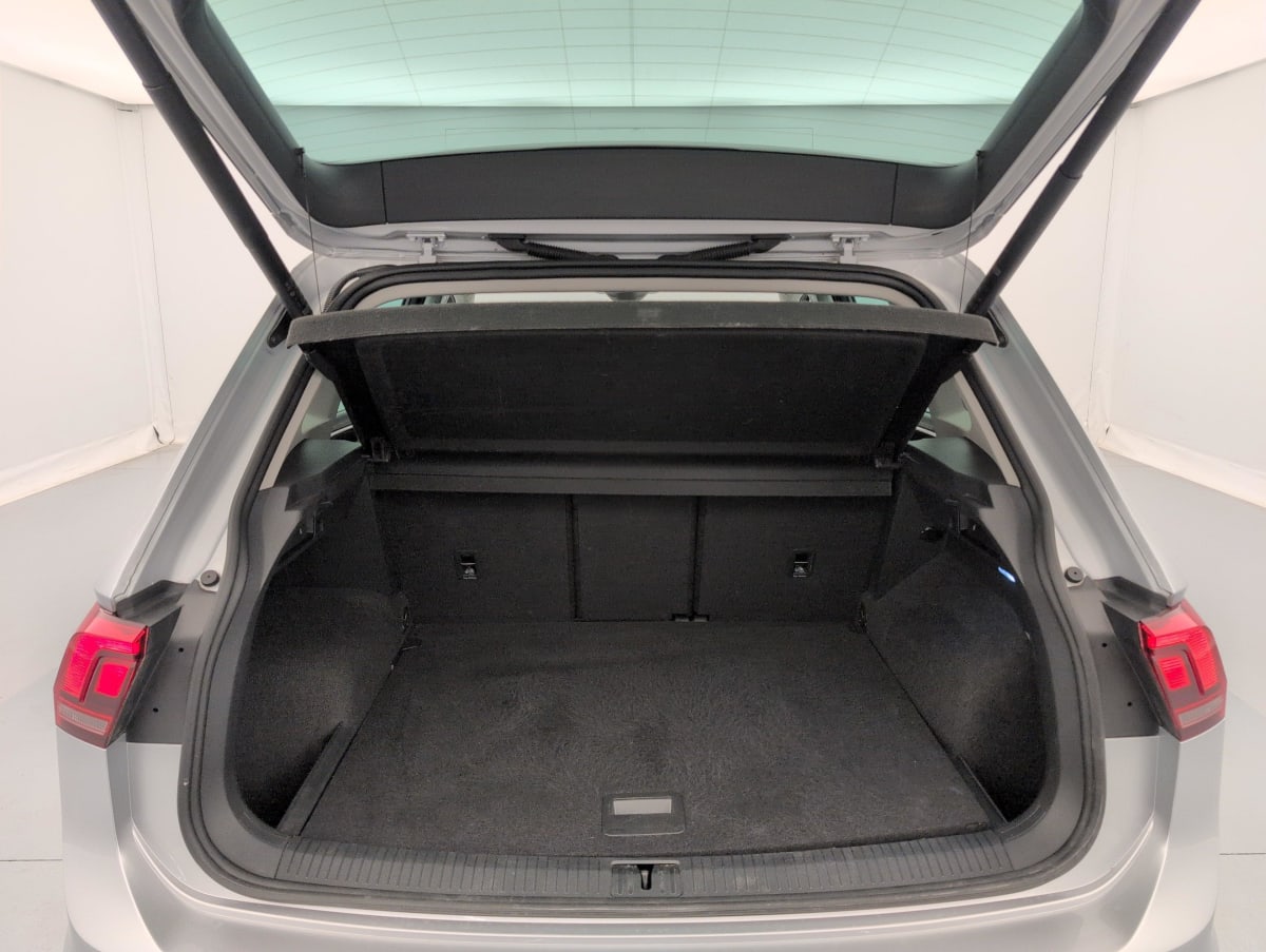 Volkswagen Tiguan - Image 11