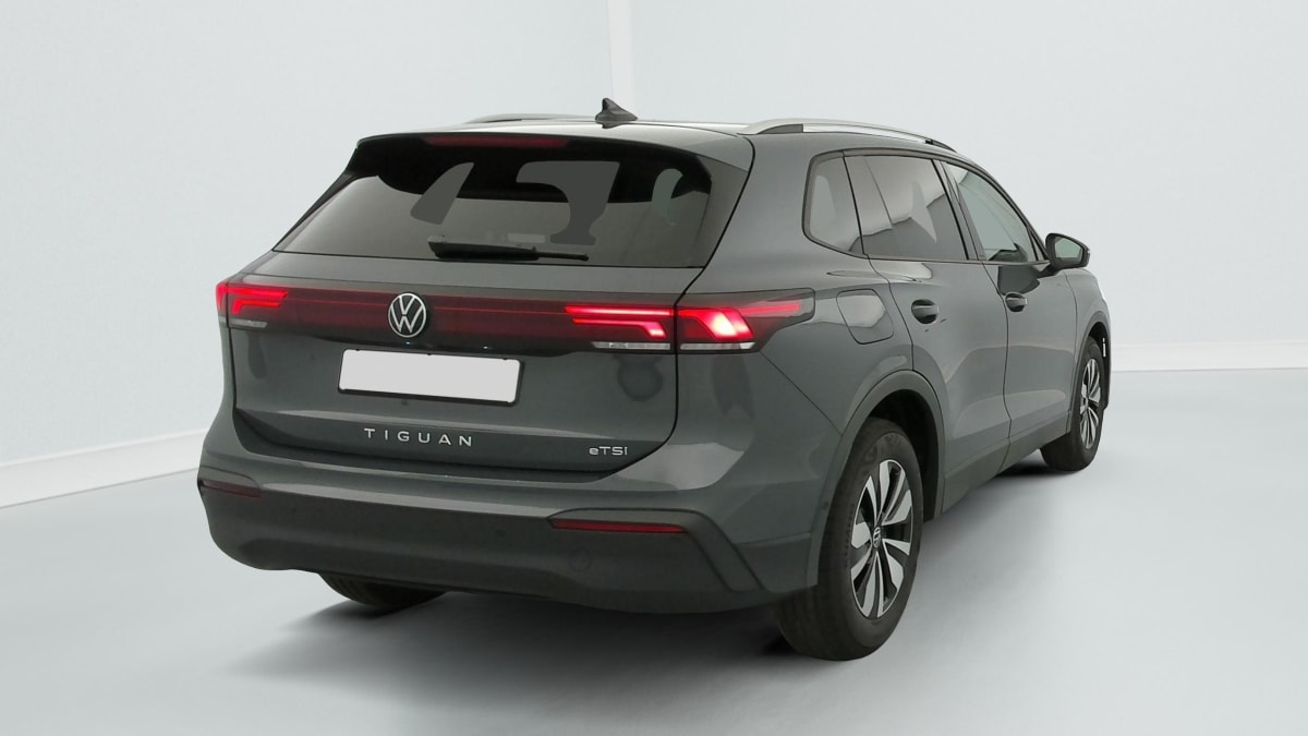 Volkswagen Tiguan - Image 28