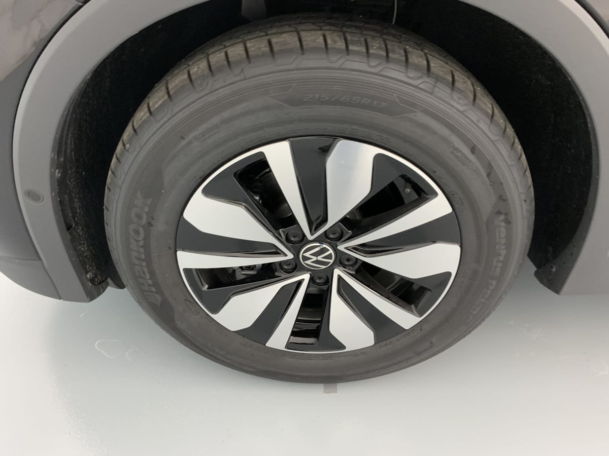 Volkswagen Tiguan - Image 24