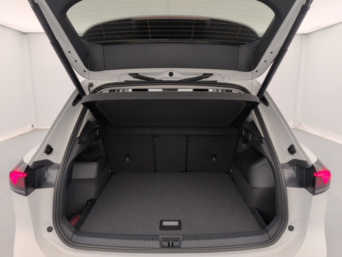Volkswagen Tiguan - Image 12