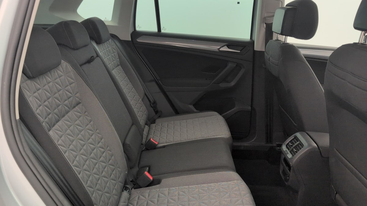 Volkswagen Tiguan - Image 10