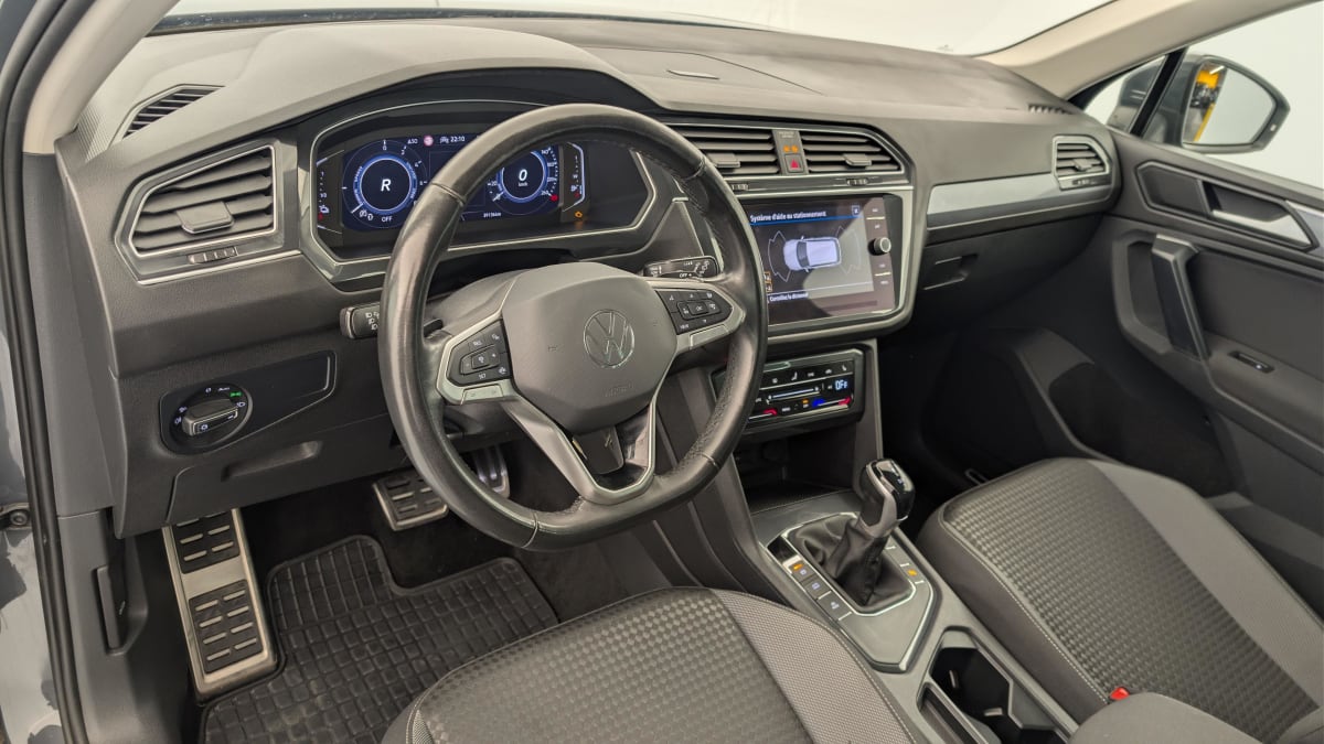 Volkswagen Tiguan - Image 15