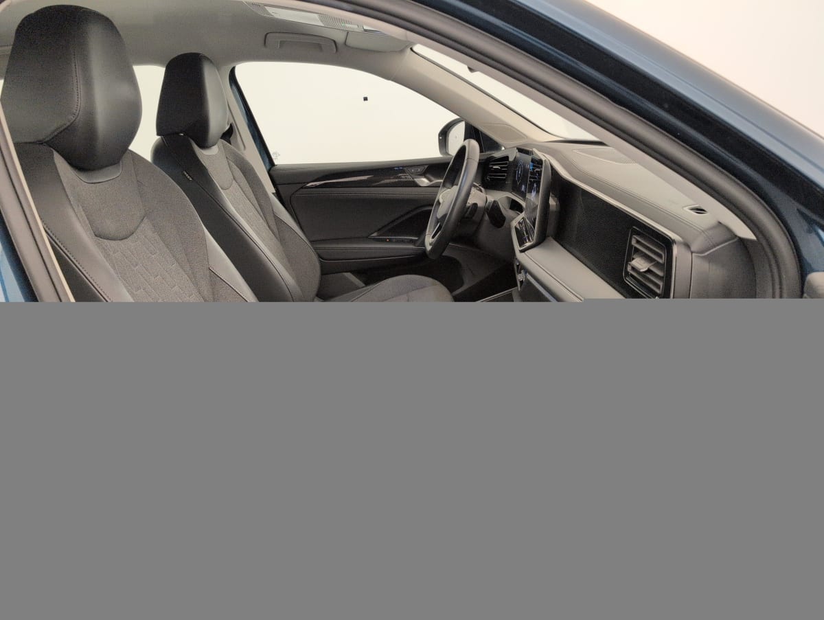 Volkswagen Tiguan - Image 9