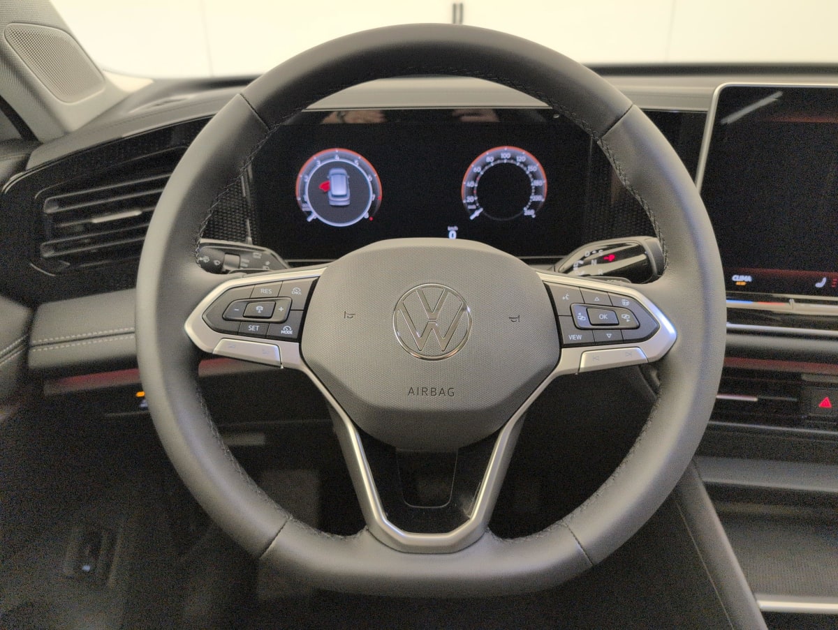 Volkswagen Tiguan - Image 29